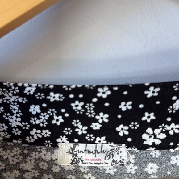 Free People Bodysuit Intimately Free l She's Ditsy
Flora Bell Sleeves - Picture 8 of 10